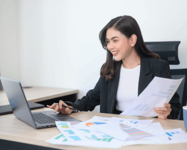 A typist providing fast and accurate Legal Typing Services in Chicago, ensuring all documents are securely processed.