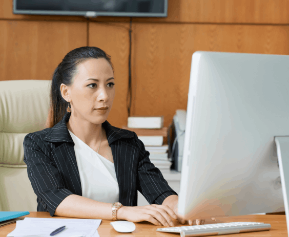 Typist working on fast, reliable typing services in Des Moines, Iowa, ensuring accuracy and affordability for clients.