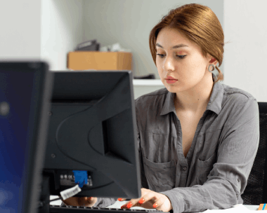 Customer using 24/7 French Typing Services to manage urgent files, instant quotes and quick turnaround tasks.