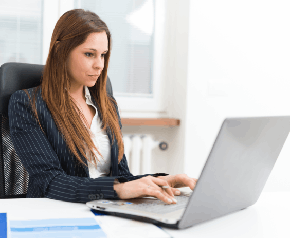 Typists in Honolulu delivering high quality typing services with quick turnaround time, ensuring accuracy in every document.